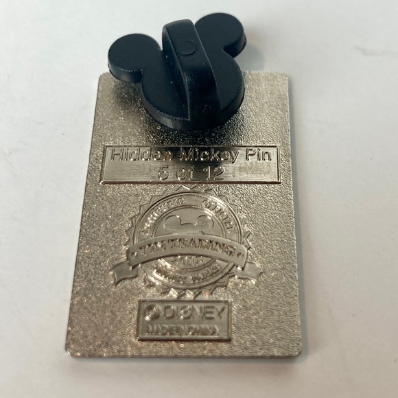 2012 Hidden Mickey Disney California Adventure Construction Fence Daisy Duck Pin - Picture 2 of 2